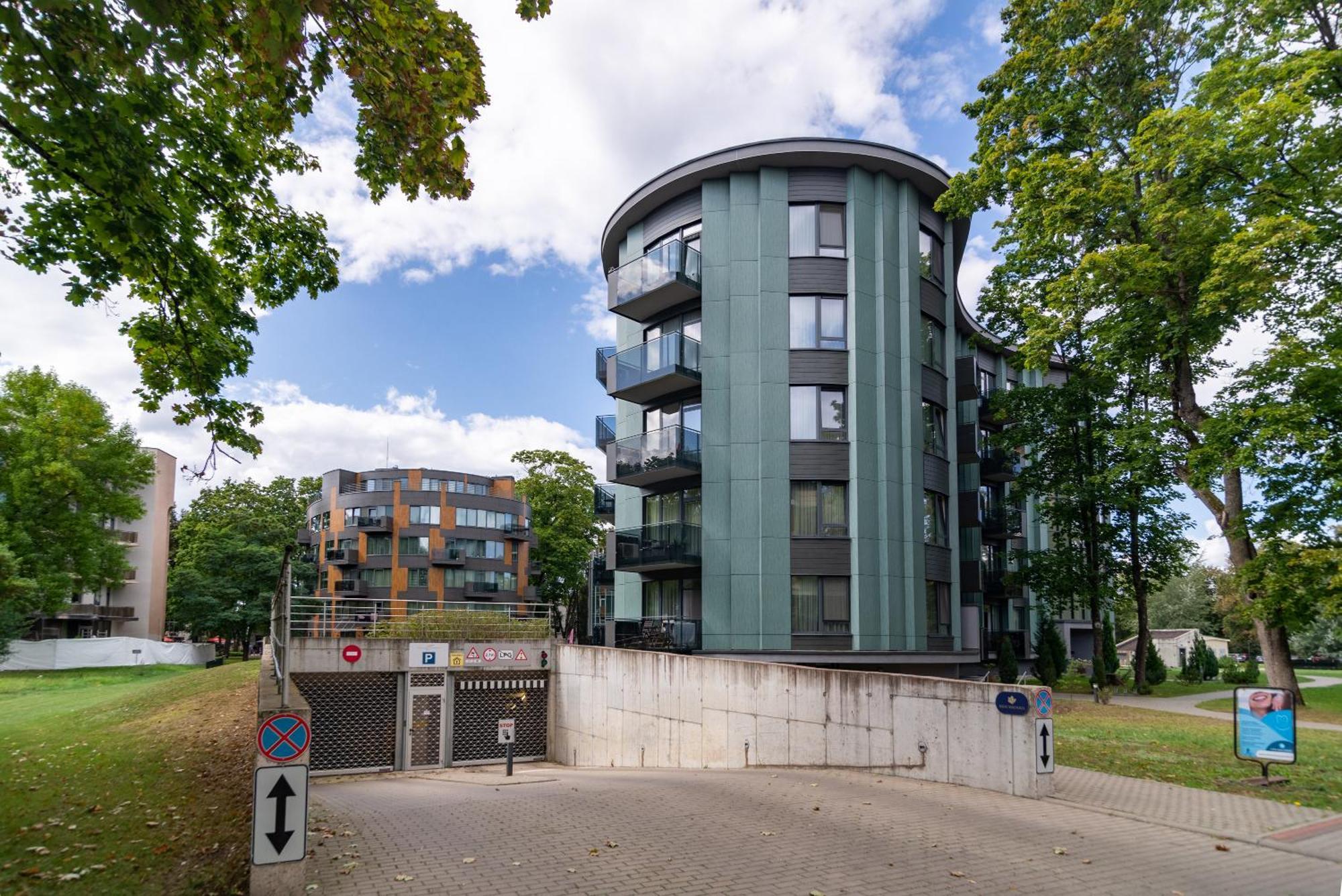 2 Bedroom Apt, 2 Garage Spots & Balconies, Self Check-In, By Cohost Druskininkai Exterior photo