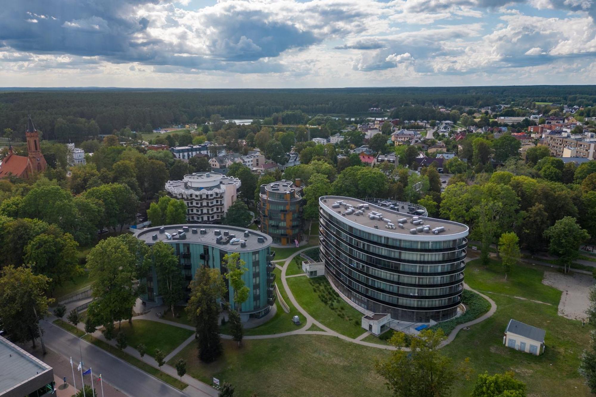 2 Bedroom Apt, 2 Garage Spots & Balconies, Self Check-In, By Cohost Druskininkai Exterior photo