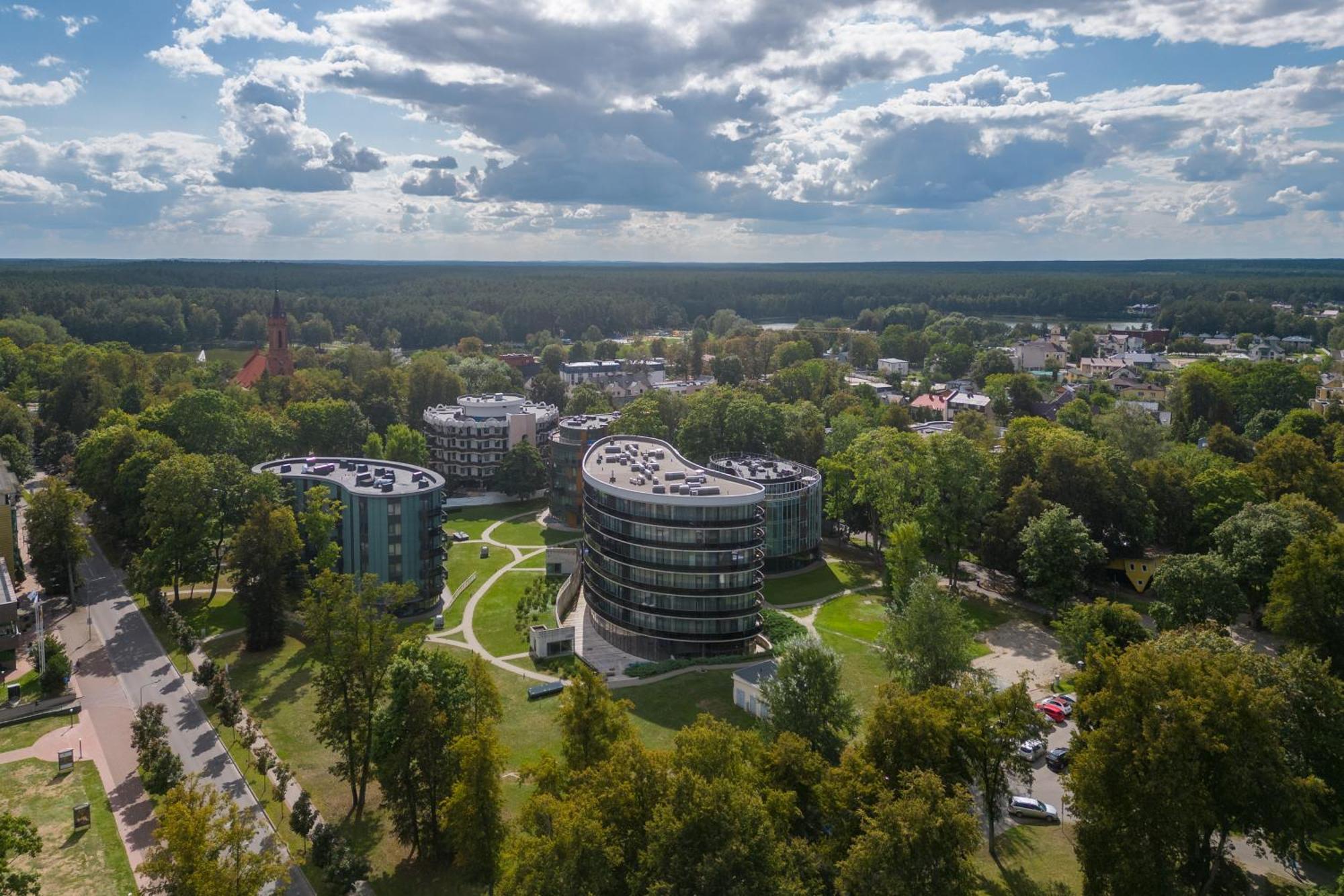 2 Bedroom Apt, 2 Garage Spots & Balconies, Self Check-In, By Cohost Druskininkai Exterior photo